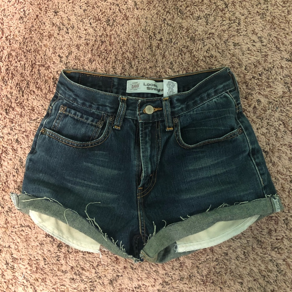 Vintage Levi’s 569 high waisted shorts